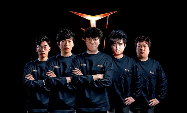 相比之下 相比之下