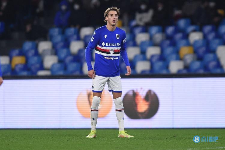 在地上足球 在地上足球